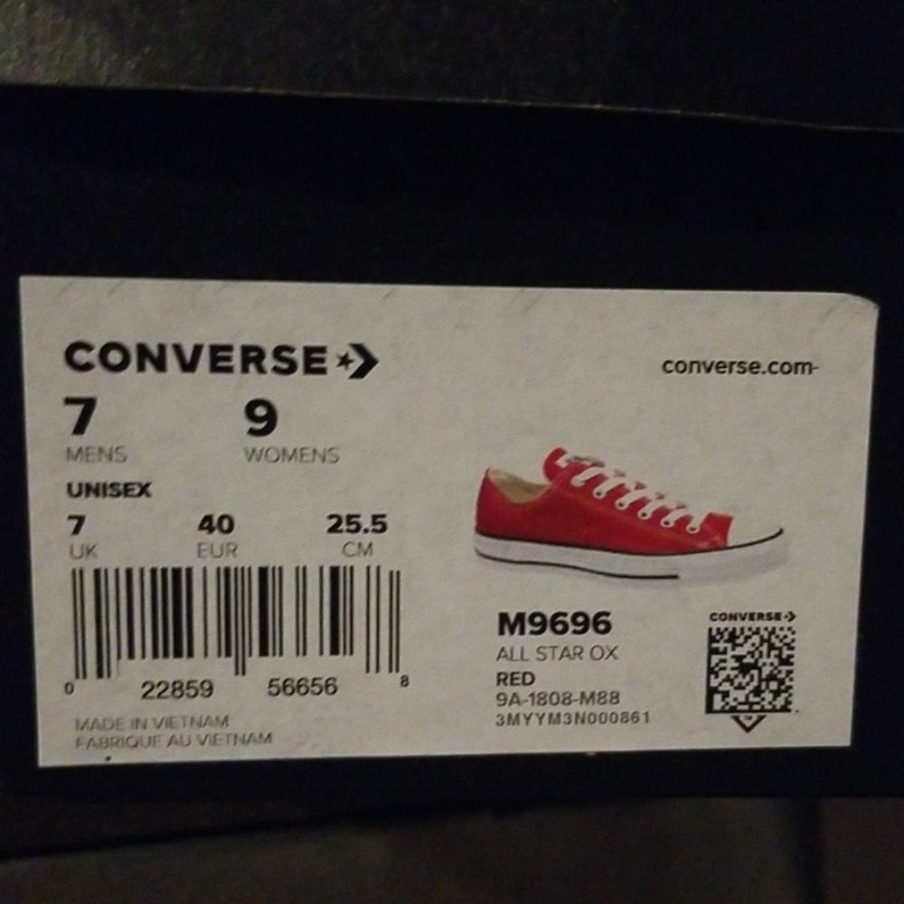 Converse - Picture 2 of 4